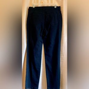 Gloria Vanderbilt High rise black denim pants.